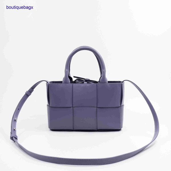 luxury bottegss venetss arco evening bags online store hand-woven large size 2023 bag simple and new versatile child-and-mother tr with logo
luxury bottegss venetss arco evening bags online store hand-woven large size 2023 bag simple and new versatile child-and-mother tr with logo