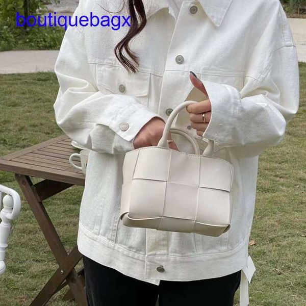 luxury bottegss venetss arco evening bags online store bag women's 2023 new korean style textured large shoulder large capacity wo with
luxury bottegss venetss arco evening bags online store bag women's 2023 new korean style textured large shoulder large capacity wo with