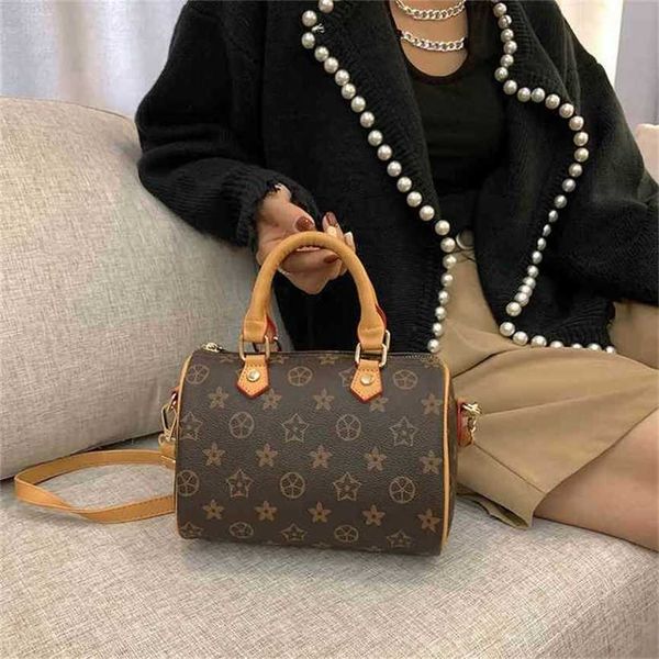 handbag 2023 fashion women's bag leather quality handbag female textured women's shoulder messenger korean contrast color pillow b
handbag 2023 fashion women's bag leather quality handbag female textured women's shoulder messenger korean contrast color pillow b