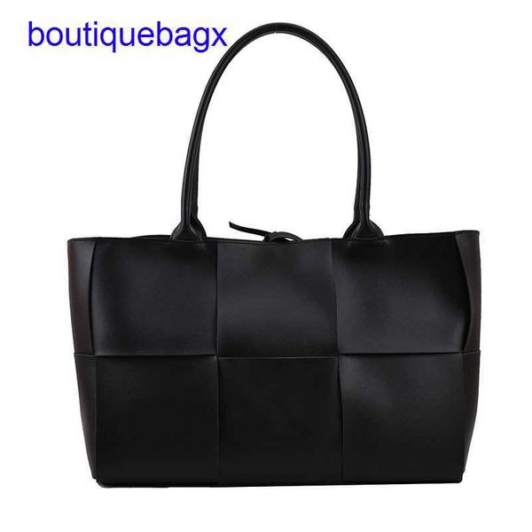 luxury bottegss venetss arco evening bags online store 2023 simple woven women's winter handbags women new one shoulder large capa with
luxury bottegss venetss arco evening bags online store 2023 simple woven women's winter handbags women new one shoulder large capa with