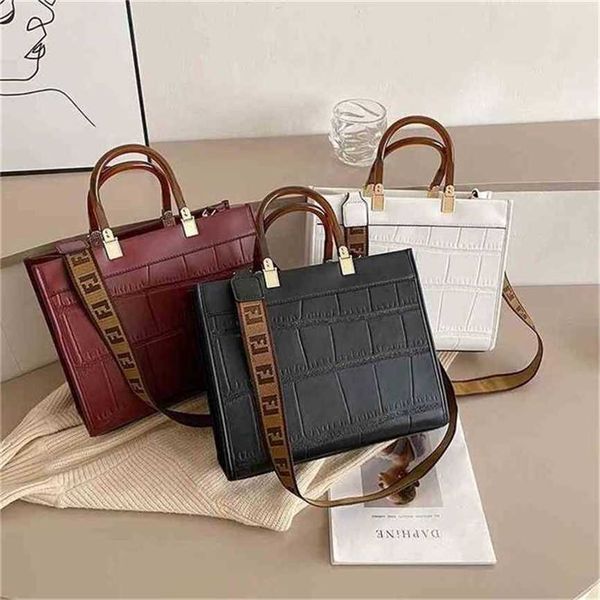 handbag 2023 fashion women's bag leather quality handbag luxury women tote messenger bag
handbag 2023 fashion women's bag leather quality handbag luxury women tote messenger bag