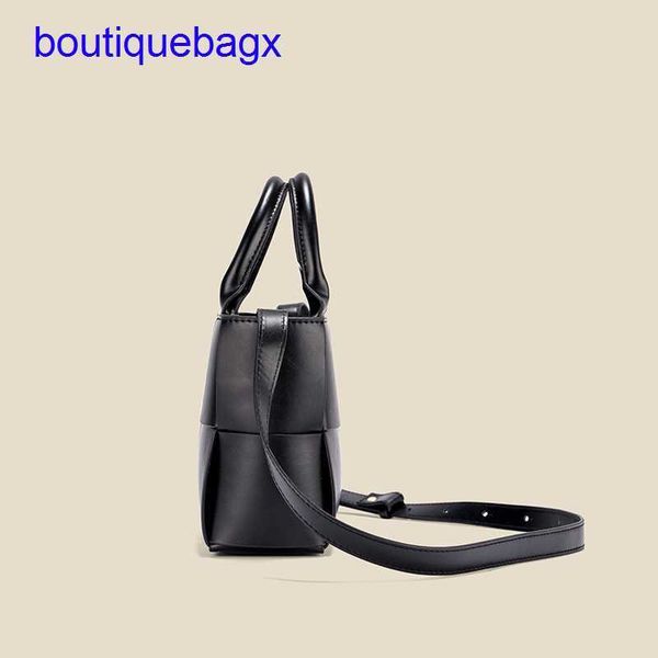 luxury bottegss venetss arco evening bags online store large small design 2023 spring handbag new knitted capacity leisure women's with
luxury bottegss venetss arco evening bags online store large small design 2023 spring handbag new knitted capacity leisure women's with