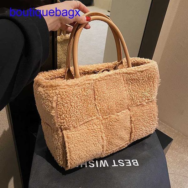 luxury bottegss venetss arco evening bags online store 2023 winter new network red tide versatile woven large capacity portable to with logo
luxury bottegss venetss arco evening bags online store 2023 winter new network red tide versatile woven large capacity portable to with logo