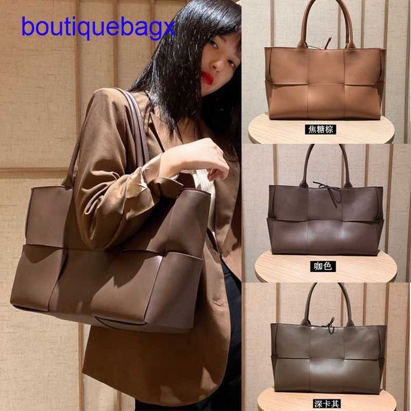 luxury bottegss venetss arco evening bags online store 2023 new bag autumn winter texture big woven tote women's leather large cap with
luxury bottegss venetss arco evening bags online store 2023 new bag autumn winter texture big woven tote women's leather large cap with
