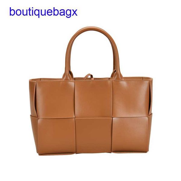 luxury bottegss venetss arco evening bags online store minority leather large woven design tote capacity bag portable bag fashion with logo
luxury bottegss venetss arco evening bags online store minority leather large woven design tote capacity bag portable bag fashion with logo