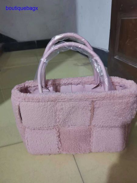 luxury bottegss venetss arco evening bags online store spring new net red tide flow versatile 2023 bag weaving high-capacity porta with logo
luxury bottegss venetss arco evening bags online store spring new net red tide flow versatile 2023 bag weaving high-capacity porta with logo