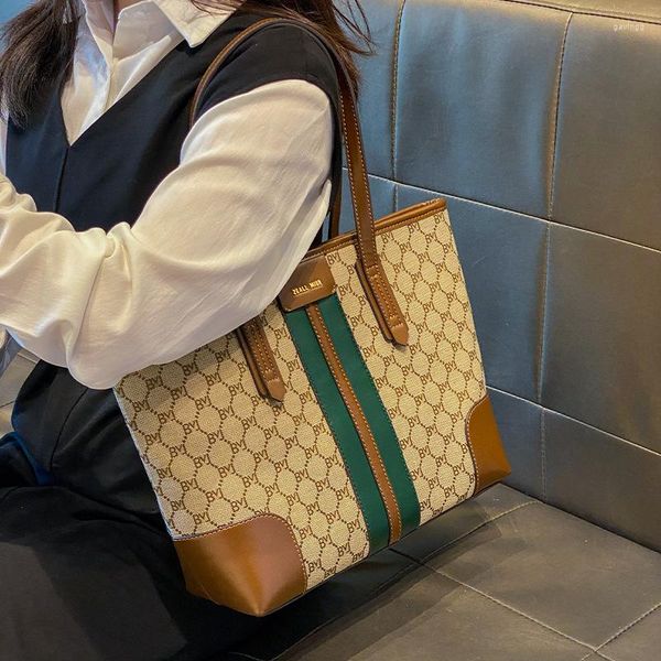shoulder bags luxury women's clutch backpacks designer round crossbody purses handbag women travel tote bag
shoulder bags luxury women's clutch backpacks designer round crossbody purses handbag women travel tote bag
