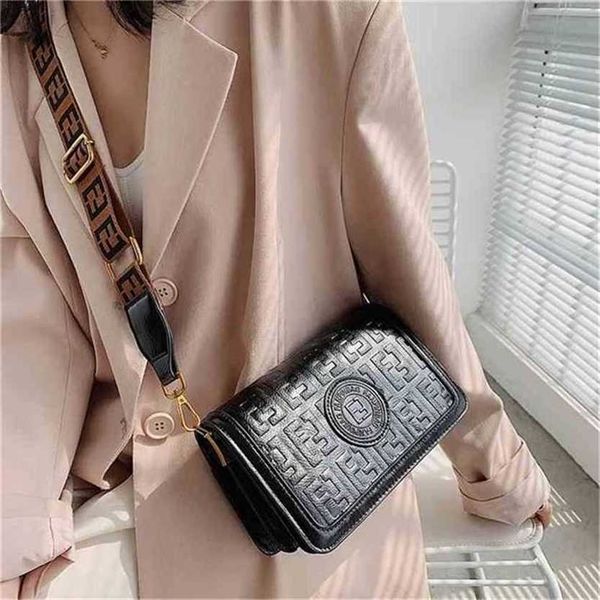 handbag 2023 fashion women's bag leather quality handbag oblique cross leisure embossed bag