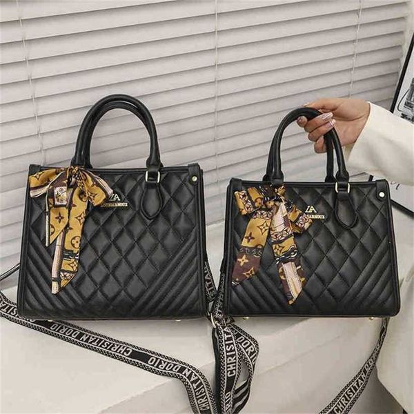handbag 2023 fashion women's bag leather quality handbag lattice texture backpack women's wide shoulder strap shoulder messenger l
handbag 2023 fashion women's bag leather quality handbag lattice texture backpack women's wide shoulder strap shoulder messenger l