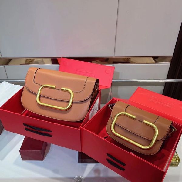 5a designer bag shoulder s cross-body handbag saddles bag women's brand high-end leather big v design tote luxury large capacity satche
5a designer bag shoulder s cross-body handbag saddles bag women's brand high-end leather big v design tote luxury large capacity satche