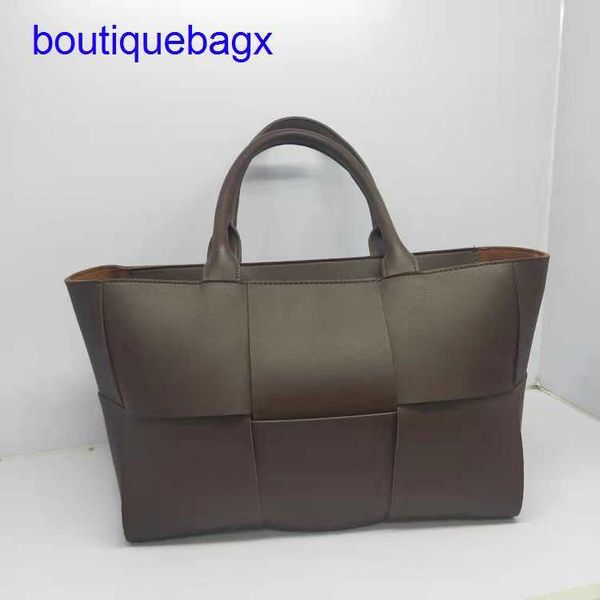luxury bottegss venetss arco evening bags online store woven bun mother song handheld tote huiqiao simple casual large plaid women with logo
luxury bottegss venetss arco evening bags online store woven bun mother song handheld tote huiqiao simple casual large plaid women with logo