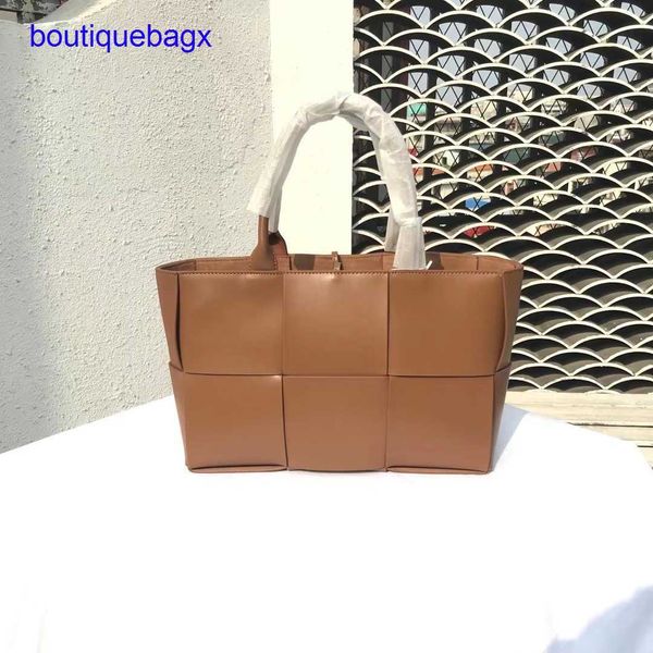 luxury bottegss venetss arco evening bags online store handbag 2023 new early spring fashion tote large capacity zipper inner sing with logo
luxury bottegss venetss arco evening bags online store handbag 2023 new early spring fashion tote large capacity zipper inner sing with logo