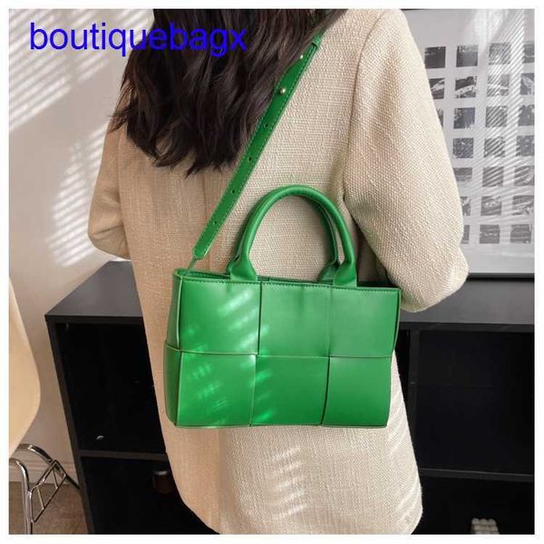 luxury bottegss venetss arco evening bags online store spring 2023 new fashion korean version texture bag large woven commuting to with logo
luxury bottegss venetss arco evening bags online store spring 2023 new fashion korean version texture bag large woven commuting to with logo