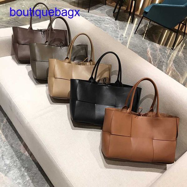 luxury bottegss venetss arco evening bags online store chessboard hand woven bag leather new hand large capacity tote bag fashion with logo
luxury bottegss venetss arco evening bags online store chessboard hand woven bag leather new hand large capacity tote bag fashion with logo