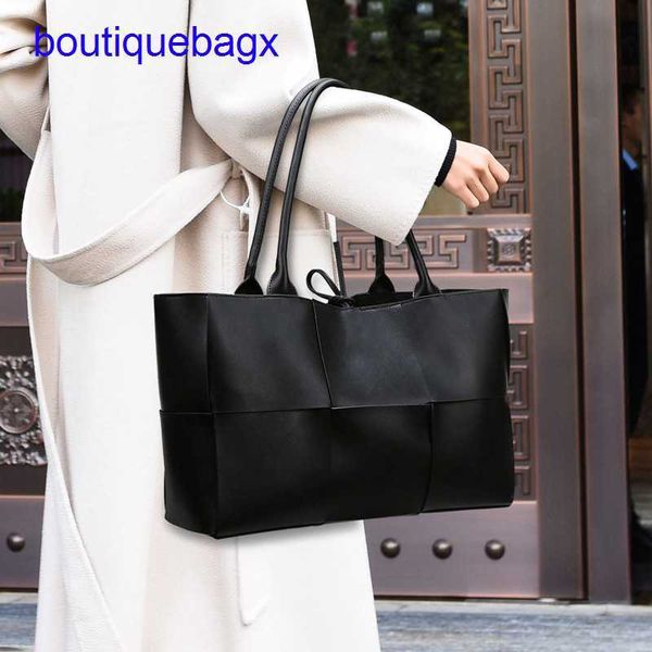 luxury bottegss venetss arco evening bags online store large bag female 2023 new korean textured shoulder large capacity woven tot with logo
luxury bottegss venetss arco evening bags online store large bag female 2023 new korean textured shoulder large capacity woven tot with logo