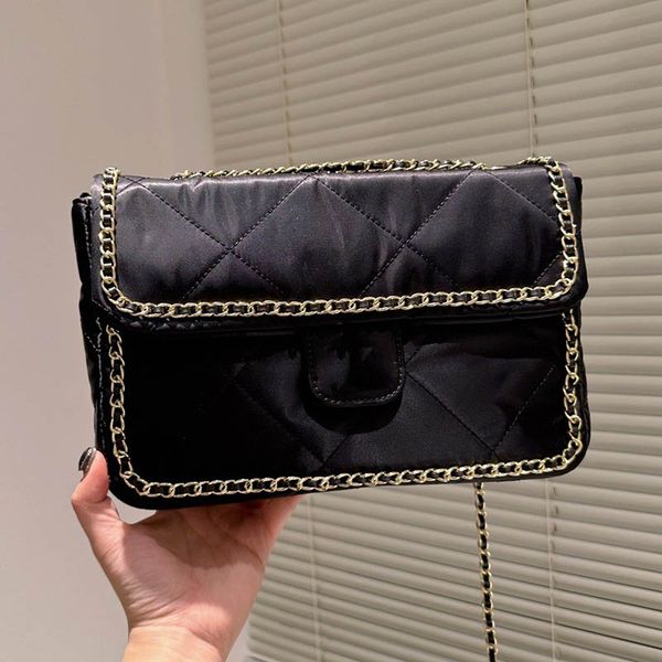 large capacity chain luxury women crossbody designer bag quilted micro fiber leather vintage outdoor shoulder classic flap sacoche multi poc
large capacity chain luxury women crossbody designer bag quilted micro fiber leather vintage outdoor shoulder classic flap sacoche multi poc