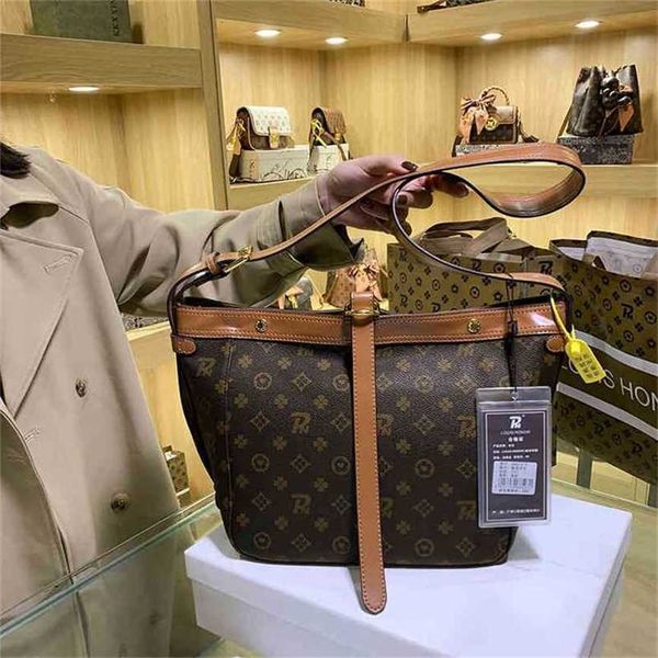 handbag 2023 fashion women's bag leather quality handbag texture women's leisure and old flower shoulder diagonal contrast bucket
handbag 2023 fashion women's bag leather quality handbag texture women's leisure and old flower shoulder diagonal contrast bucket