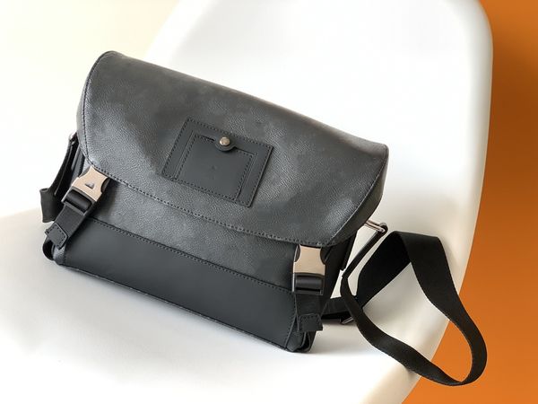 2022 bags new arrival famous brand classic designer fashion men messenger bags cross body bag school bookbag 2023
2022 bags new arrival famous brand classic designer fashion men messenger bags cross body bag school bookbag 2023