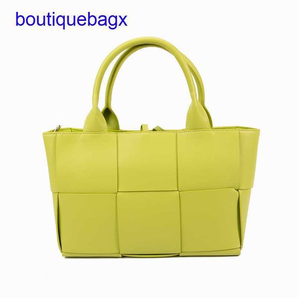 luxury bottegss venetss arco evening bags online store cowhide woven tote vegetable 2023 summer basket new large capacity removabl with logo
luxury bottegss venetss arco evening bags online store cowhide woven tote vegetable 2023 summer basket new large capacity removabl with logo