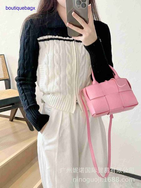 luxury bottegss venetss arco evening bags online store and summer 2023 new leather woven mini spring bag single shoulder messenger with logo
luxury bottegss venetss arco evening bags online store and summer 2023 new leather woven mini spring bag single shoulder messenger with logo