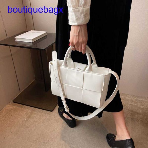 luxury bottegss venetss arco evening bags online store new summer 2023 spring texture small crowd and tote large capacity bag wove with logo
luxury bottegss venetss arco evening bags online store new summer 2023 spring texture small crowd and tote large capacity bag wove with logo