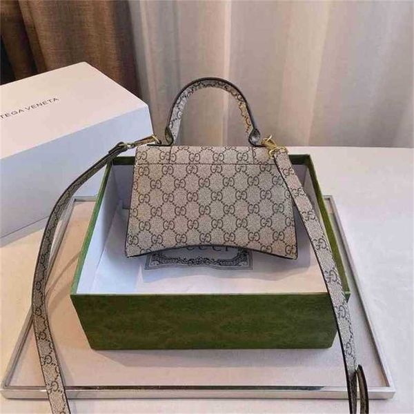 handbag 2023 fashion women's bag leather quality handbag trend sense niche style texture retro latest bag
handbag 2023 fashion women's bag leather quality handbag trend sense niche style texture retro latest bag