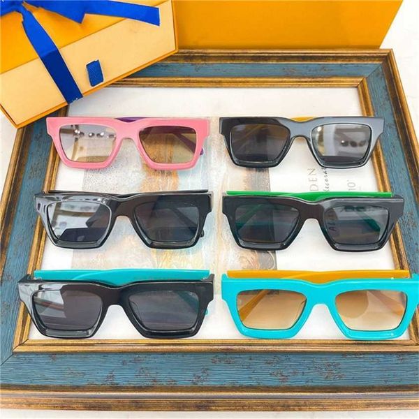 sunglasses 2023 new fashion box color temple fashionable male star same sunglasses female z1556, White;black
sunglasses 2023 new fashion box color temple fashionable male star same sunglasses female z1556, White;black