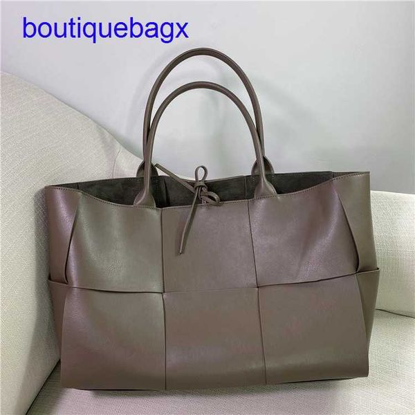 luxury bottegss venetss arco evening bags online store same 2023 autumn huiqiao and winter new song genuine leather woven tote sho with logo
luxury bottegss venetss arco evening bags online store same 2023 autumn huiqiao and winter new song genuine leather woven tote sho with logo