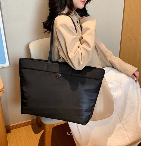 big bags nylon new small fragrant tote bag oxford cloth large capacity casual shoulder messenger bag fashion underarm bag classic women'
big bags nylon new small fragrant tote bag oxford cloth large capacity casual shoulder messenger bag fashion underarm bag classic women'