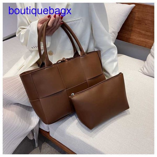 luxury bottegss venetss arco evening bags online store capacity autumn fashion and winter large 2023 new bag women's leisure simpl with
luxury bottegss venetss arco evening bags online store capacity autumn fashion and winter large 2023 new bag women's leisure simpl with