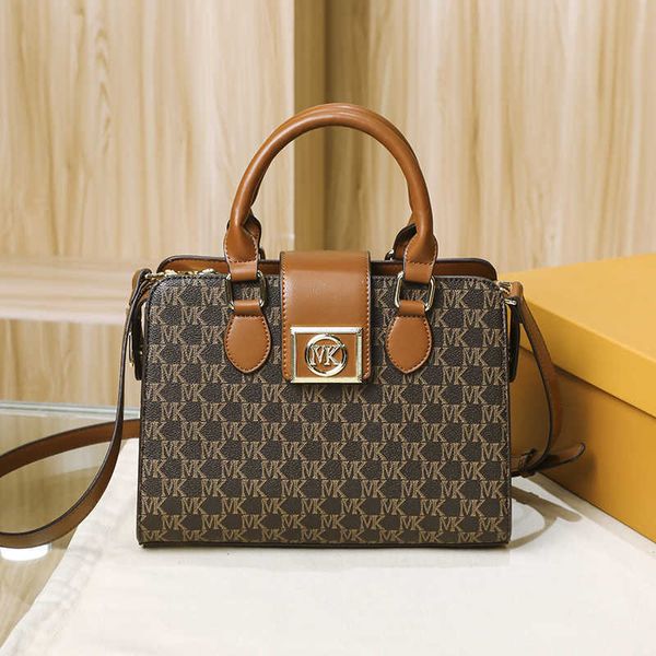 bag air commuter women's handbag 2023 new leather middle-aged mother bag women's one-shoulder messenger
bag air commuter women's handbag 2023 new leather middle-aged mother bag women's one-shoulder messenger