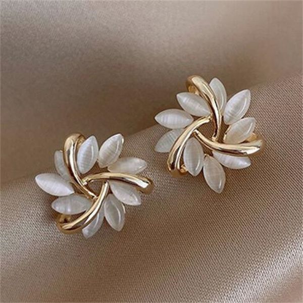 opal petal circle stud earrings for woman 2020 new classic jewelry luxury party girl's unusual earrings gc1960, Golden;silver
opal petal circle stud earrings for woman 2020 new classic jewelry luxury party girl's unusual earrings gc1960, Golden;silver