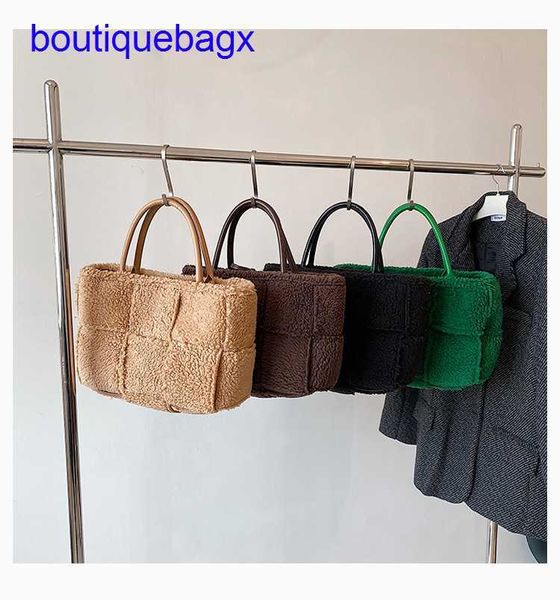 luxury bottegss venetss arco evening bags online store 2023 autumn and winter new network red tide versatile woven large capacity with logo
luxury bottegss venetss arco evening bags online store 2023 autumn and winter new network red tide versatile woven large capacity with logo