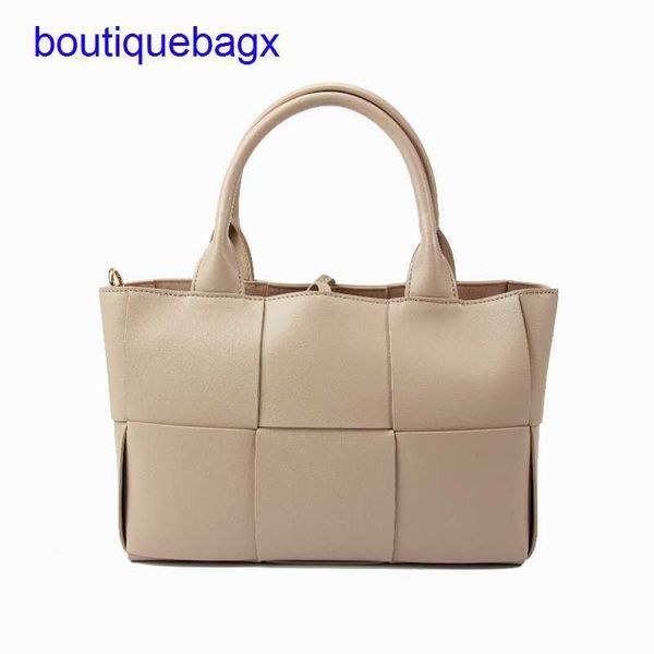 luxury bottegss venetss arco evening bags online store 2023 vegetable basket cowhide summer woven tote new large capacity removabl with logo
luxury bottegss venetss arco evening bags online store 2023 vegetable basket cowhide summer woven tote new large capacity removabl with logo