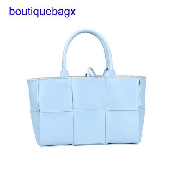 luxury bottegss venetss arco evening bags online store design tote bag minority leather large capacity woven portable bag fashion with logo
luxury bottegss venetss arco evening bags online store design tote bag minority leather large capacity woven portable bag fashion with logo