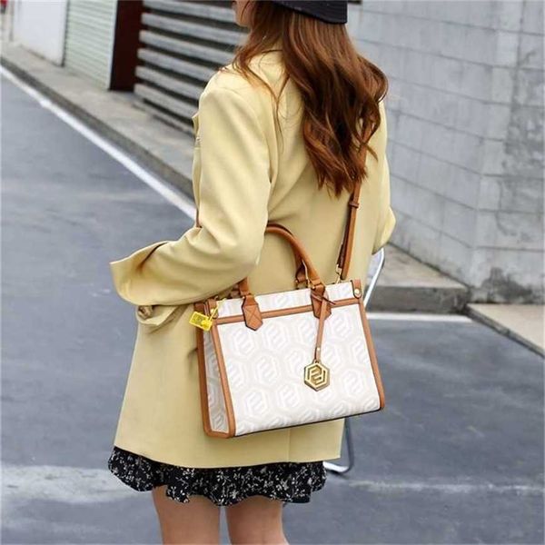 handbag 2023 fashion women's bag leather quality handbag minority spring and summer style tote bag
handbag 2023 fashion women's bag leather quality handbag minority spring and summer style tote bag
