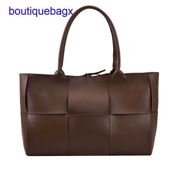 luxury bottegss venetss arco evening bags online store winter simple woven 2023 women's handbags women new one shoulder large capa with
luxury bottegss venetss arco evening bags online store winter simple woven 2023 women's handbags women new one shoulder large capa with