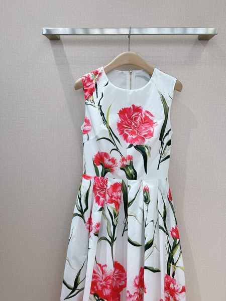 23 new small round neck printed dress,comfortable to wear, Black;gray 
23 new small round neck printed dress,comfortable to wear, Black;gray
