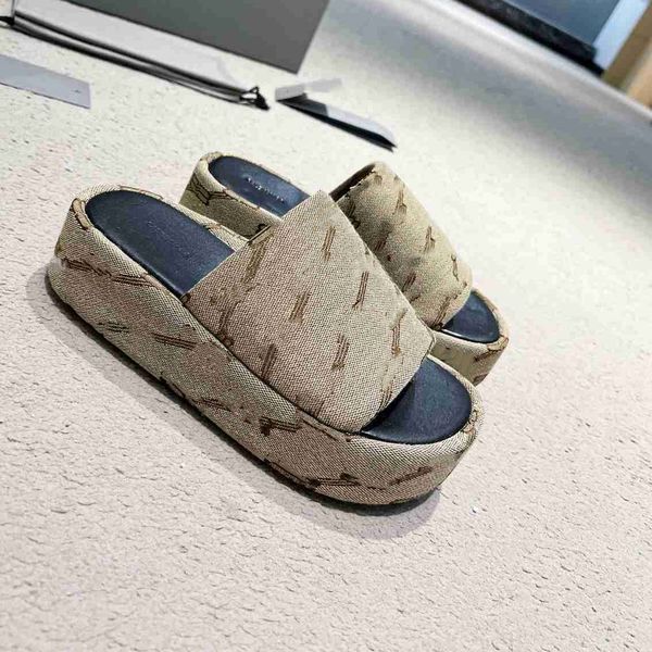 men woman sandals summer fashion slippers thick bottom balencaigaity chunky rubber slides platform alphabet lady bright leather heel sandal, Black
men woman sandals summer fashion slippers thick bottom balencaigaity chunky rubber slides platform alphabet lady bright leather heel sandal, Black
