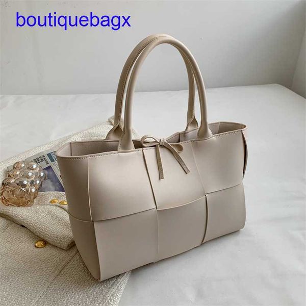 luxury bottegss venetss arco evening bags online store tote 2023 women's spring knitting bag new high-capacity large lattice hand with
luxury bottegss venetss arco evening bags online store tote 2023 women's spring knitting bag new high-capacity large lattice hand with