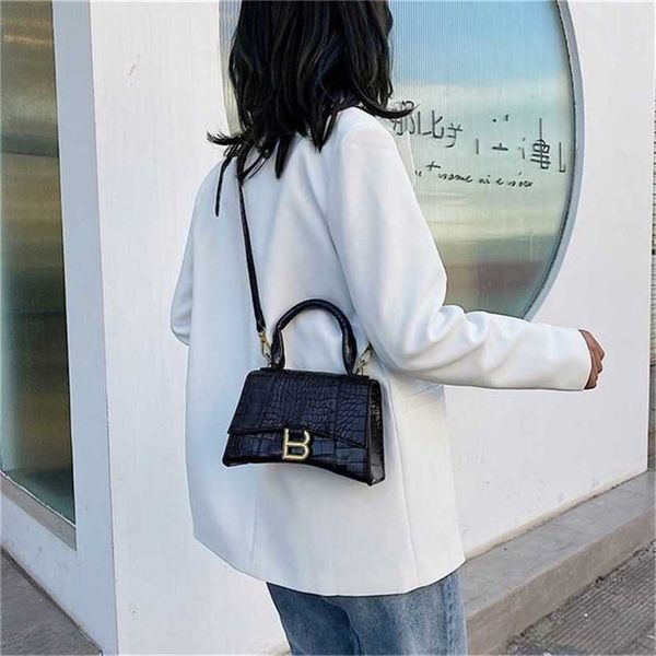 handbag 2023 fashion women's bag leather quality handbag crocodile pattern staff messenger bag
handbag 2023 fashion women's bag leather quality handbag crocodile pattern staff messenger bag