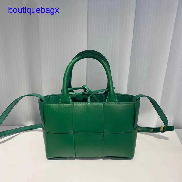 luxury bottegss venetss arco evening bags online store vegetable 2023 new woven tote bag large capacity basket color contrast leat with logo
luxury bottegss venetss arco evening bags online store vegetable 2023 new woven tote bag large capacity basket color contrast leat with logo