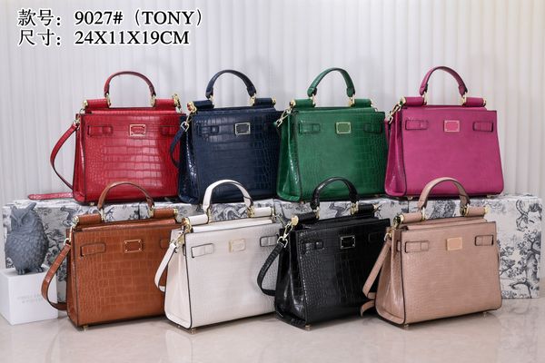 women's 2023handbag designer brand handbag alligator pattern single shoulder messenger bag baroque style design pearl metal buckle fash
women's 2023handbag designer brand handbag alligator pattern single shoulder messenger bag baroque style design pearl metal buckle fash