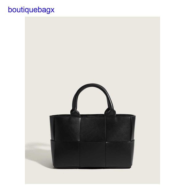 luxury bottegss venetss arco evening bags online store 2023 small crowd design portable vegetable basket bag new spring and summer with logo
luxury bottegss venetss arco evening bags online store 2023 small crowd design portable vegetable basket bag new spring and summer with logo