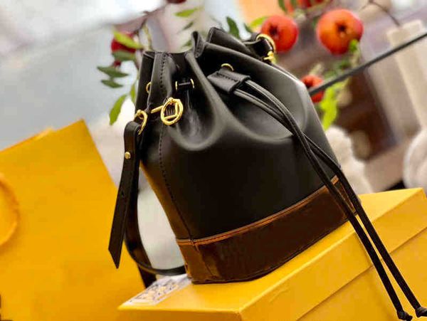 fbag vintage mouth tightened bucket bags women two-color stitching handbag shoulder leather designer crossbody female purses 220307
fbag vintage mouth tightened bucket bags women two-color stitching handbag shoulder leather designer crossbody female purses 220307