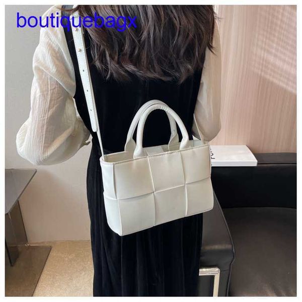 luxury bottegss venetss arco evening bags online store texture 2023 bag new fashion spring korean version large woven commuting to with logo
luxury bottegss venetss arco evening bags online store texture 2023 bag new fashion spring korean version large woven commuting to with logo