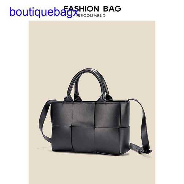 luxury bottegss venetss arco evening bags online store new woven bag tote shopping 2023 shoulder hand mother with logo im0z
luxury bottegss venetss arco evening bags online store new woven bag tote shopping 2023 shoulder hand mother with logo im0z