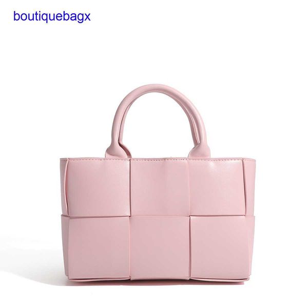 luxury bottegss venetss arco evening bags online store small crowd design portable vegetable basket bag 2023 new spring and summer with logo
luxury bottegss venetss arco evening bags online store small crowd design portable vegetable basket bag 2023 new spring and summer with logo