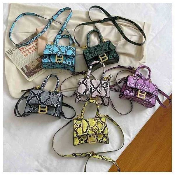 handbag 2023 fashion women's bag leather quality handbag snake print style messenger bag
handbag 2023 fashion women's bag leather quality handbag snake print style messenger bag