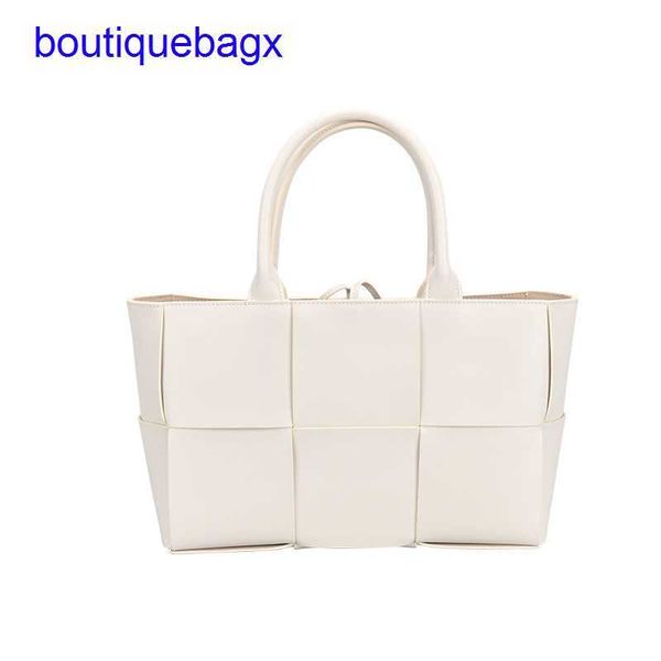 luxury bottegss venetss arco evening bags online store bag large leather minority design woven capacity tote portable bag fashion with logo
luxury bottegss venetss arco evening bags online store bag large leather minority design woven capacity tote portable bag fashion with logo
